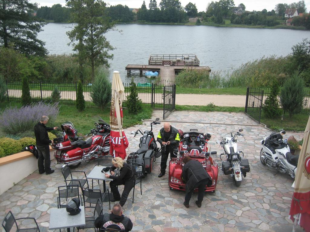 Gosciniec Rycerski Bed & Breakfast Paprotki Ngoại thất bức ảnh