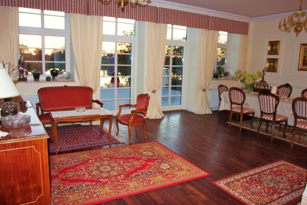 Gosciniec Rycerski Bed & Breakfast Paprotki Ngoại thất bức ảnh
