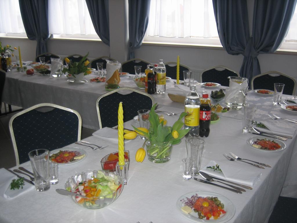 Gosciniec Rycerski Bed & Breakfast Paprotki Ngoại thất bức ảnh