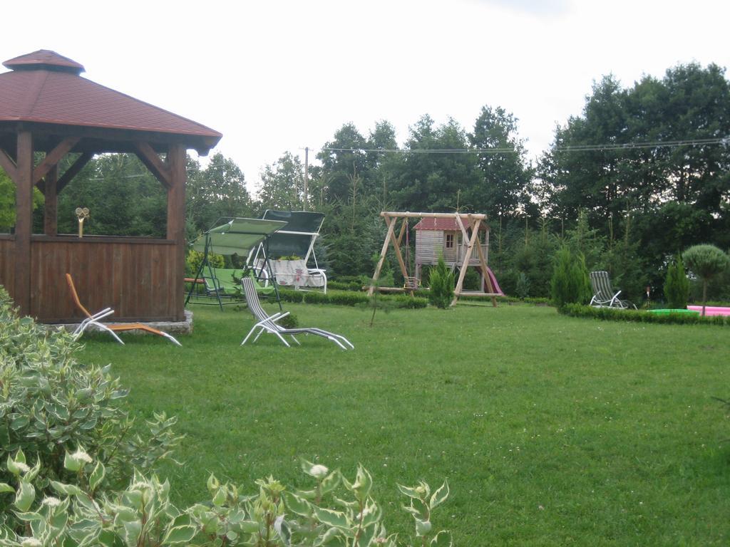 Gosciniec Rycerski Bed & Breakfast Paprotki Ngoại thất bức ảnh